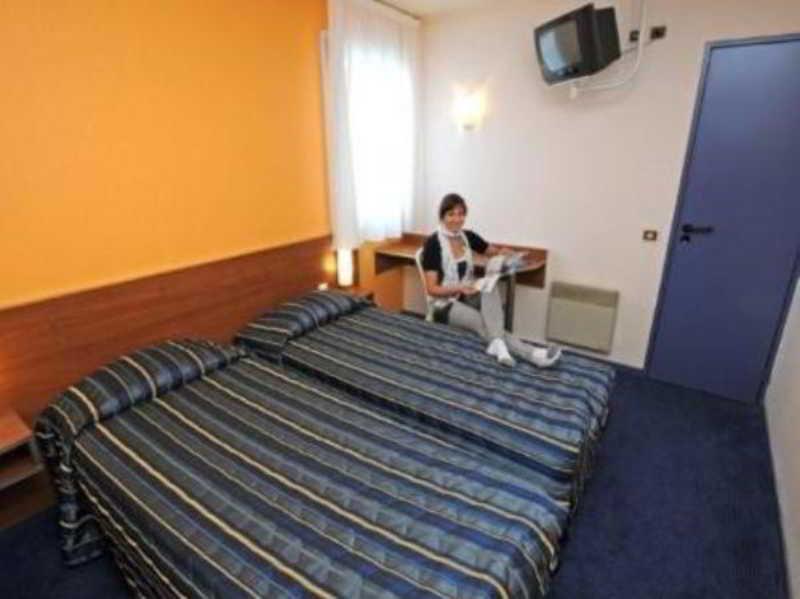 Mister Bed Saran Apartment Luaran gambar